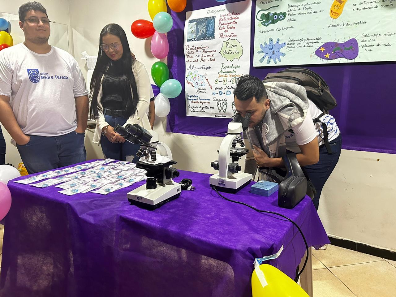 Feira Biológica na Escola Madre Tereza: Desvendando o Micro Mundo