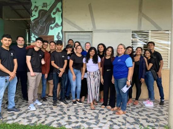 Alunos da Faculdade Madre Tereza promovem ação solidária em prol da Casa da Hospitalidade