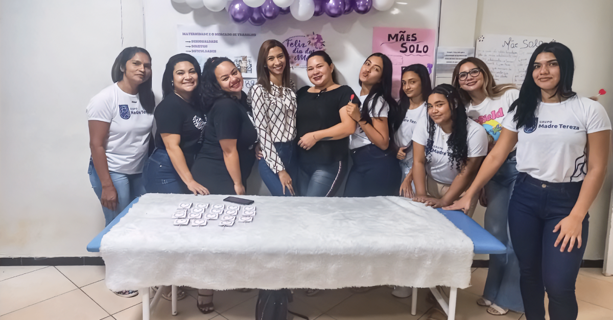 Emoção e Reflexão: Turma de Estética Presta Homenagem às Mães no Polo Zona Sul