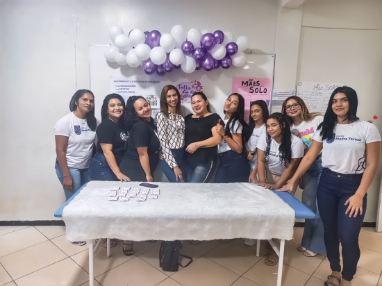 Emoção e Reflexão: Turma de Estética Presta Homenagem às Mães no Polo Zona Sul