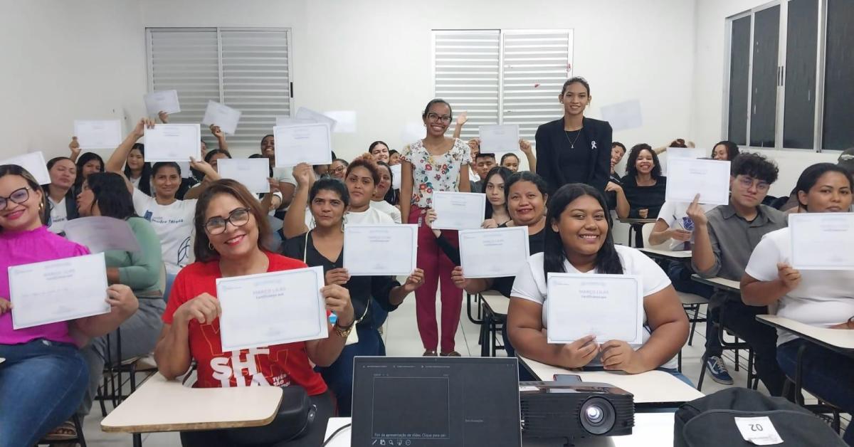 Polos da Escola Madre Tereza Macapá promovem palestras em prol do Março Lilás